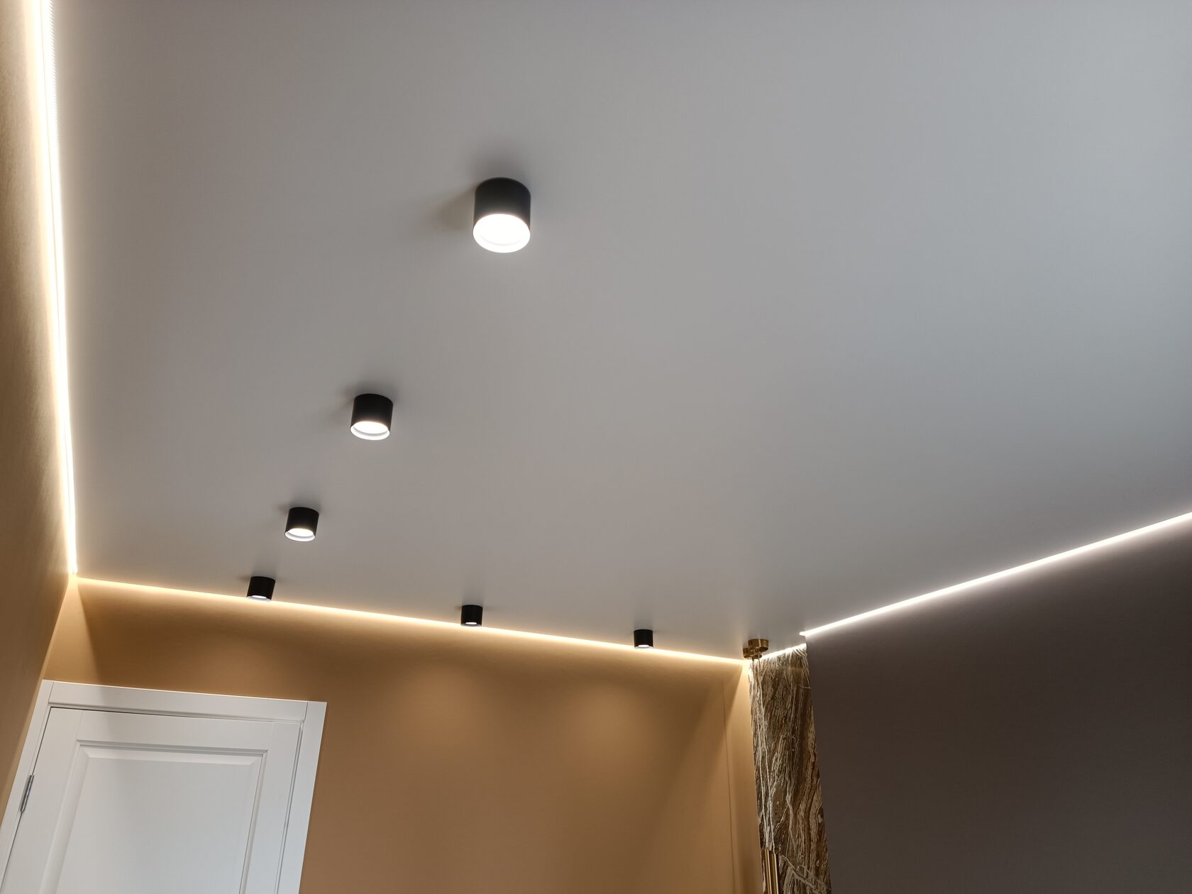 Контурные потолки