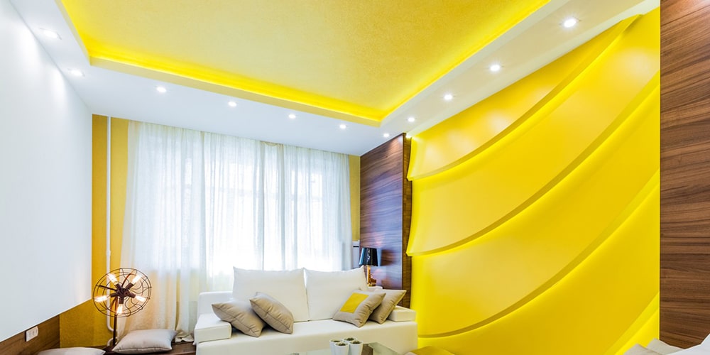 Желтые потолки